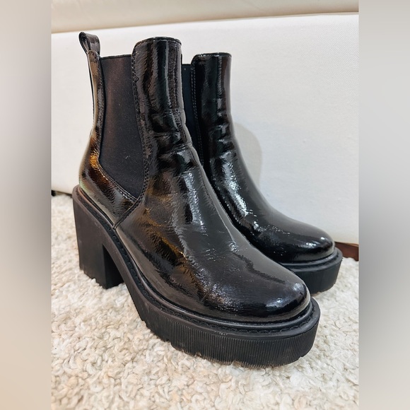 Topshop Shoes - Topshop Patent Leather Closed Toe Block Heel Slip On Boots Black Size 39